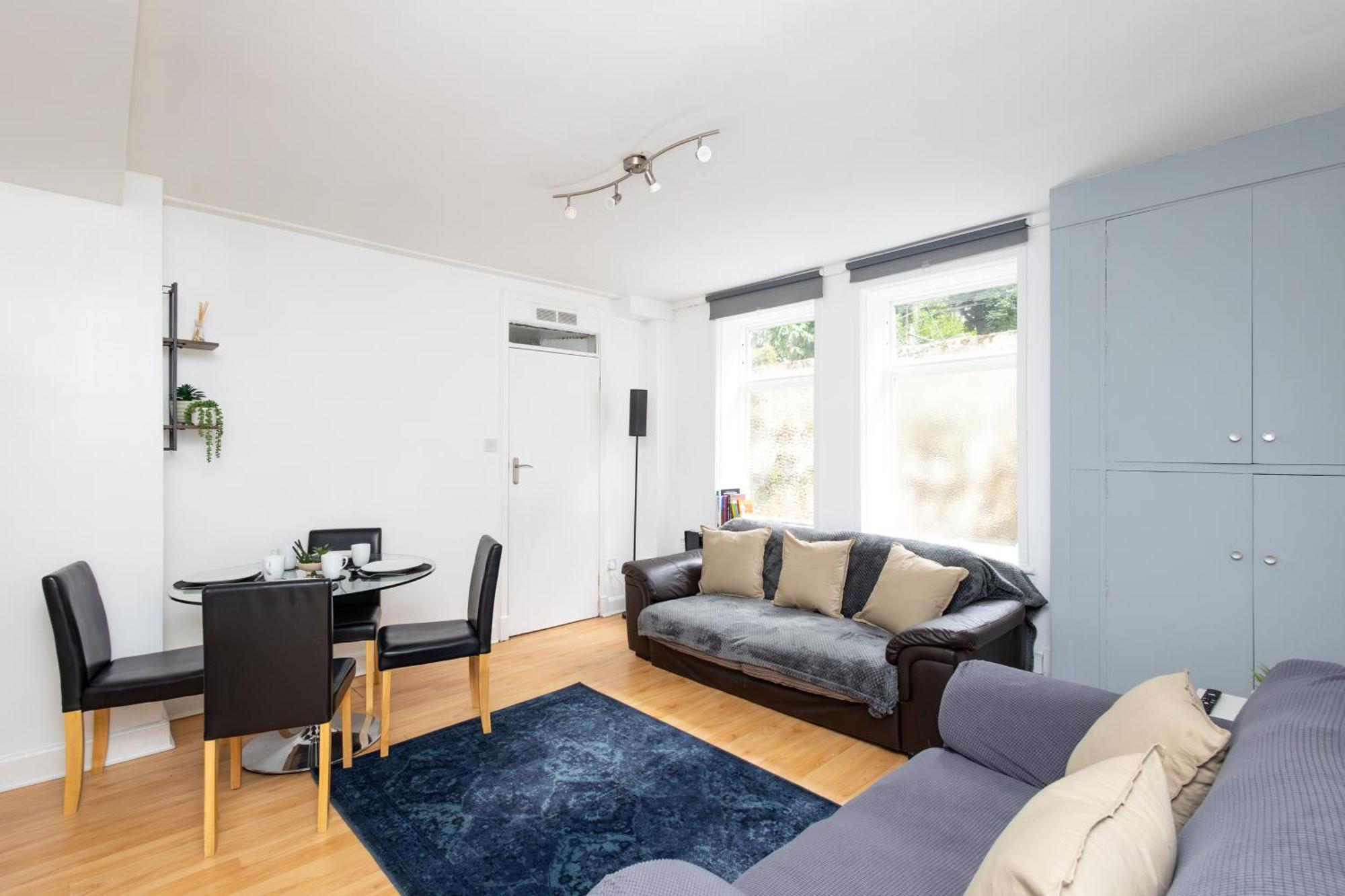 Spacious 3 Bedroom Ground Floor Apartment - 10 Mins From City Centre Leeds  Exterior foto